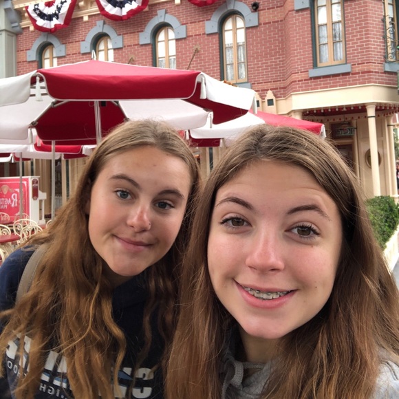 Meet your Posher, Halie - Picture 1 of 1